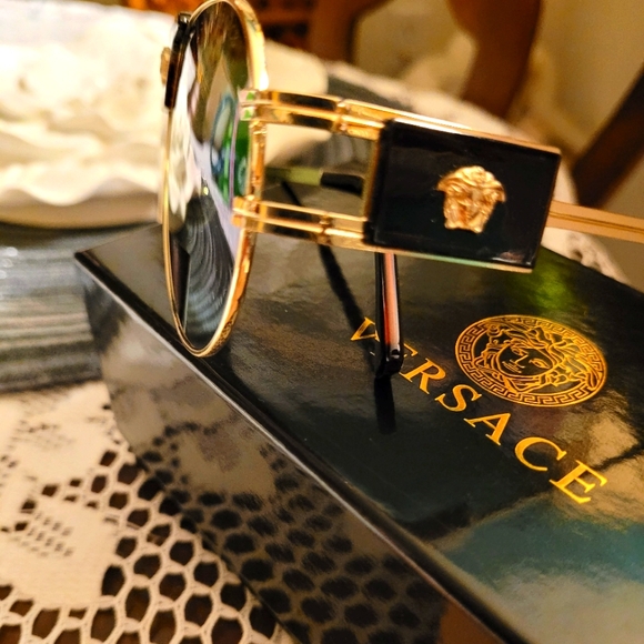 ✅SPECIAL FRAMES 💯 VERSACE WHITE SUNGLASSES #9139 - Picture 6 of 10